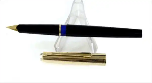 Vintage Pelikan 30 piston filler fountain pen with 14K solid gold M nib - Used - Image 2