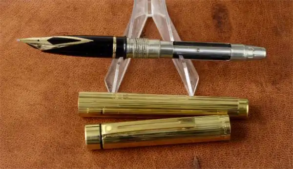 Vintage sheaffer targa 1005 fountain pen  with 14K solid gold broad nib - mint - Image 2