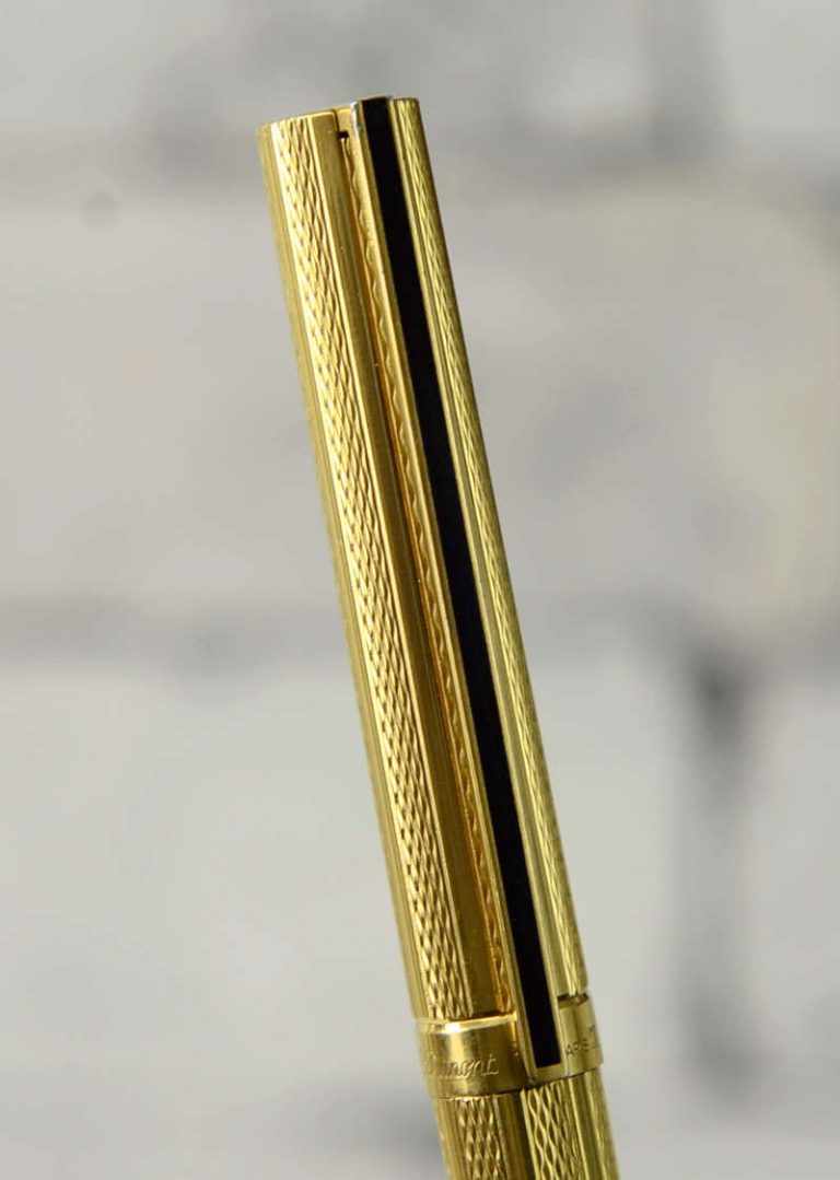 Buy ST dupont classique gold barrel fountain pen with 18K 750 gold M nib