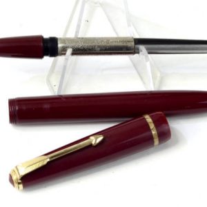 parker-slimfold-lady-burgundy-barrel-fountain-pen-14K-solid-gold-Fine-nib-england