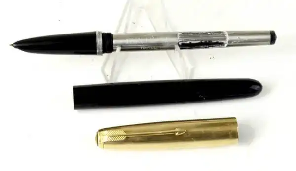 Vintage parker 51 aerometric fountain pen  with 14 Karat solid gold F nib - Used - Image 2