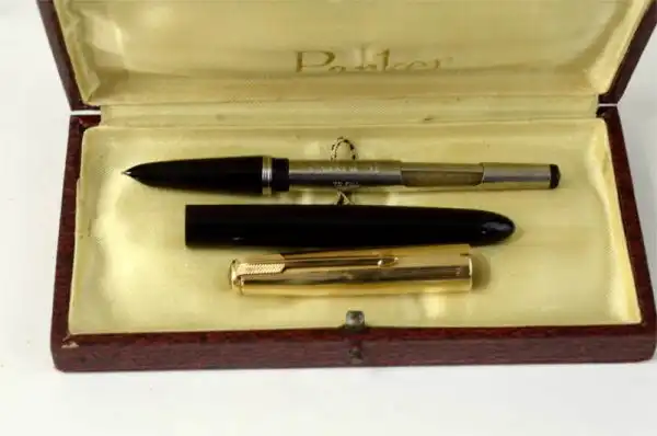 Vintage parker 51 aerometric fountain pen  with 14 Karat solid gold F nib  - unused NOS - Image 2