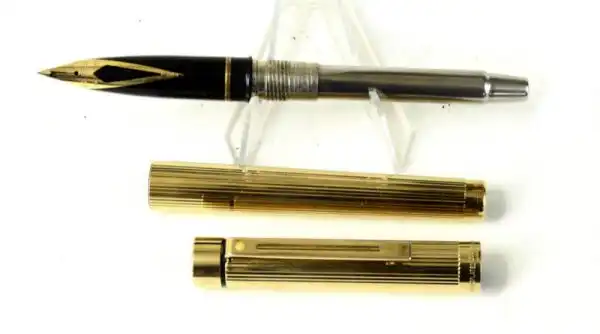 Vintage sheaffer targa 1005 fountain pen  with 14K solid gold Fine nib - Mint - Image 2