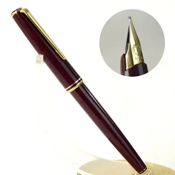 Vintage Montblanc classic Piston converter fountain pen 14K gold M nib - Used