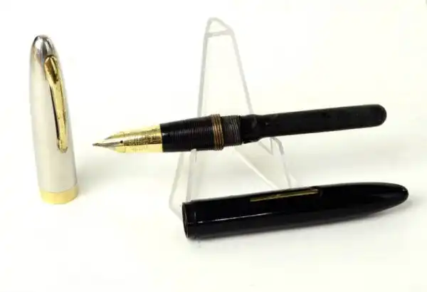 Vintage Sheaffer lifetime 1750 fountain pen with 14K solid gold F nib  - Clean Used - Image 2