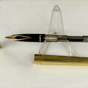 vintage-sheaffer-targa-1005-gold-striped-fountain-pen-14K-solid-gold-Medium-nib-USA