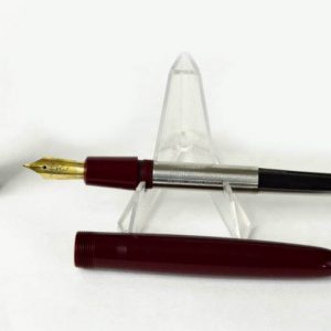 vintage-parker-duofold-burgundy-barrel-fountain-pen-14K-solid-gold-Fine-nib-England
