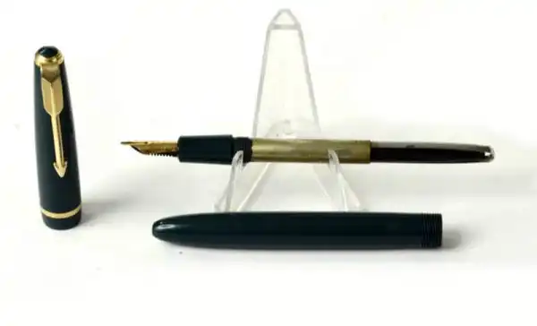 Vintage parker slimfold green fountain pen with 14C gold M nib - Used - Image 2