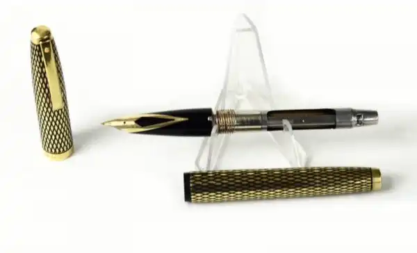 Vintage Sheaffer Imperial sovereign fountain pen with 14K gold M nib - Used - Image 2