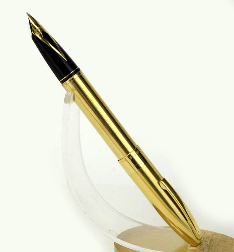 Sheaffer Legacy Heritage Gold PVD Chevron Fountain pen - Vulpen / Fountain  pen