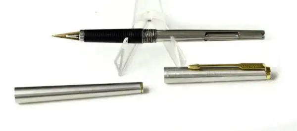 Vintage parker 180 fountain pen with  14K XF and M reversible nib - Used - Image 2