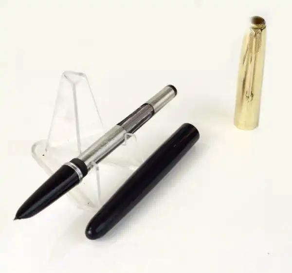 Vintage parker 51 fountain pen  with 14 Karat solid gold F nib - Used - Image 2