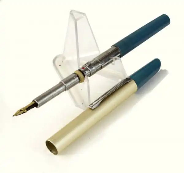 Vintage Pilot capless fountain pen - 14K GP medium nib - Used - Image 2