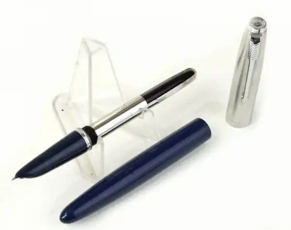 Vintage parker 21 fountain pen navy Blue barrel with steel F nib - clean - Image 2