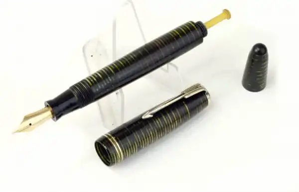 Vintage Parker vacumatic fountain pen 14K solid Gold F nib  -  Used - Image 2