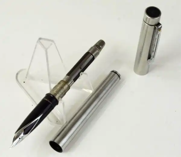 Vintage sheaffer targa 1001 fountain pen  with inlaid steel broad nib - Clean - Image 2