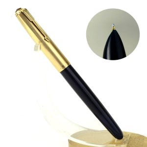 Vintage parker 51 vacumatic blue barrel fountain pen  with 14 Karat solid gold M nib - clean