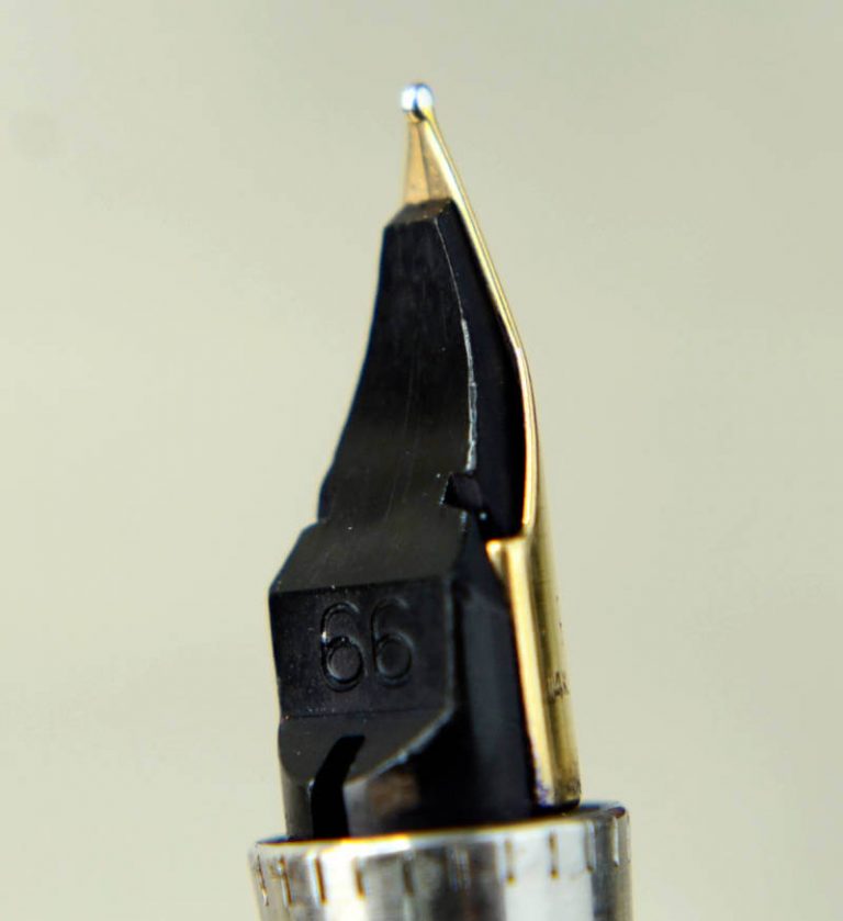 Vintage parker 75 sterling silver fountain pen with 14K gold M nib