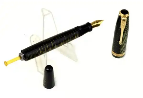 Vintage Parker vacumatic major fountain pen 14K solid Gold F nib  -  Used - Image 2