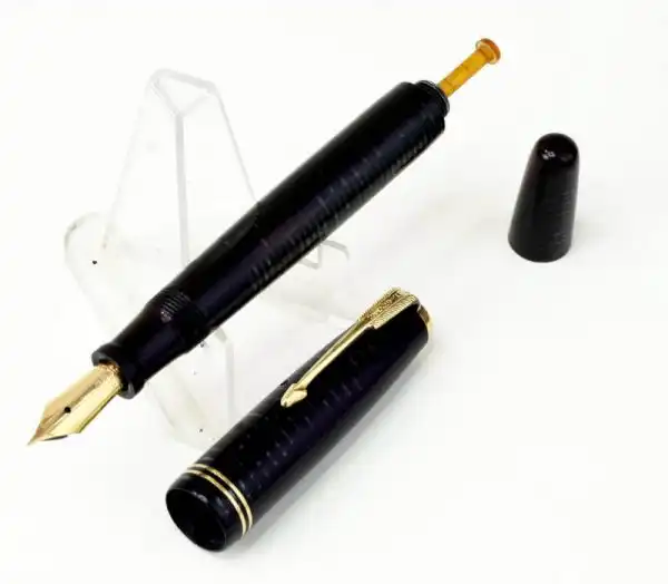 Vintage Parker vacumatic major fountain pen 14K solid Gold F nib  -  Used - Image 2