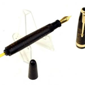 vintage-parker-vacumatic-tiger-eye-celluloid-barrel-fountain-pen-14K-solid-gold-Fine-nib-USA