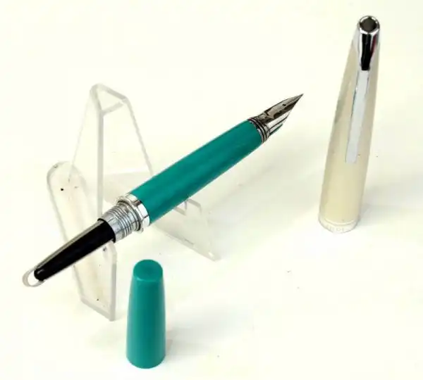 Vintage rare pilot Namiki MYU 25 teal fountain pen with Fine nib and original converter - Super rare - Image 2