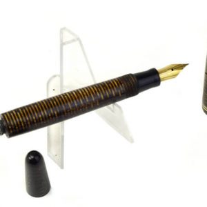 vintage.parker-vacumatic-tiger-eye-barrel-fountain-pen-14K-solid-gold-fine-nib-Canada