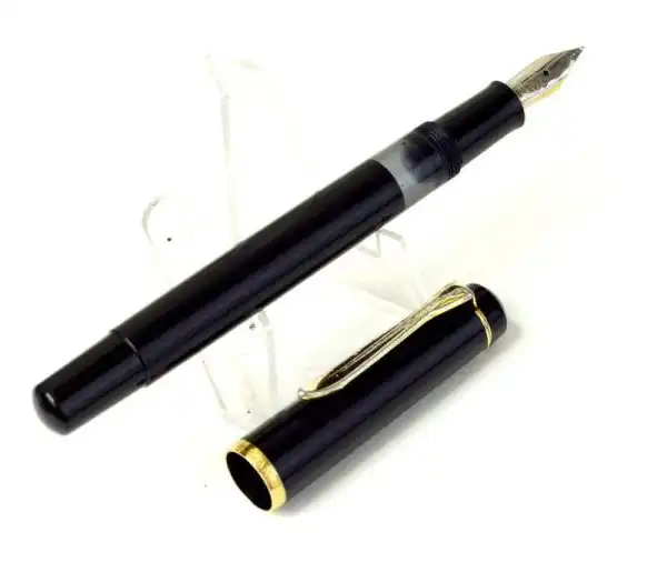 Pelikan 150 piston filler fountain pen steel M nib - clean condition - Image 2