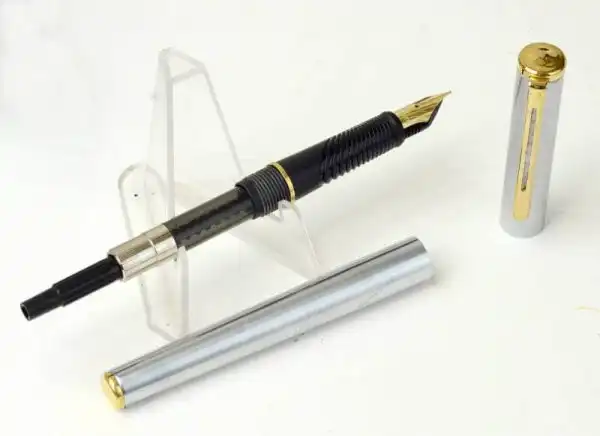 Sheaffer agio chrome barrel fountain pen - plated M nib - Image 2