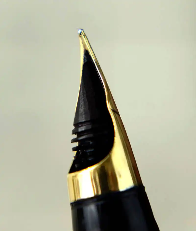 Buy lady sheaffer 642 black tulled fountain pen with 14K gold M