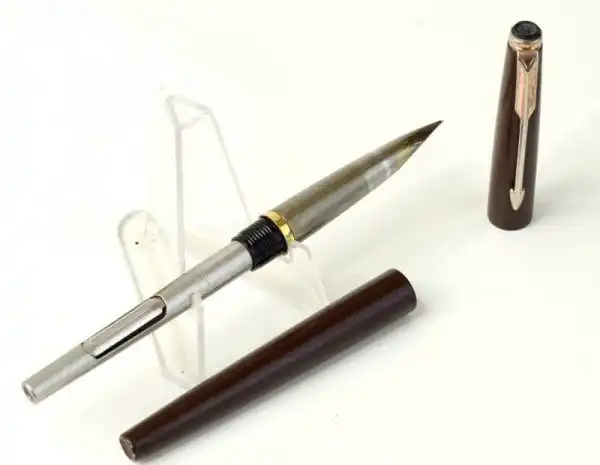 Parker 50 falcon fountain pen matte brown body fountain pen - embedded M Nib -  Used - Image 2