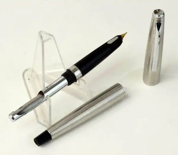 Pilot Vintage classic chrome barrel fountain pen - 14K solid gold Fine nib - Clean - Image 2