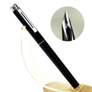 Vintage sheaffer targa 1002 black fountain pen with inlaid steel M nib - NOS