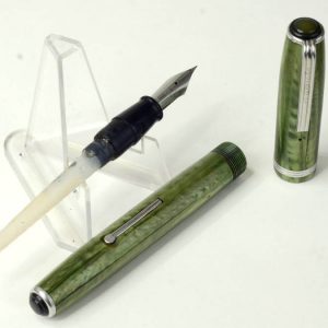 vintage-esterbrook-green-marbled-fountain-pen-steel-Fine-flex-nib-USA