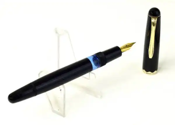 Vintage Montblanc monte rosa piston filler fountain pen with 14K gold F nib - Clean - Image 2