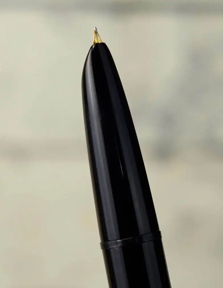 Parker 17 deluxe fountain pen with 14C solid gold M nib - used