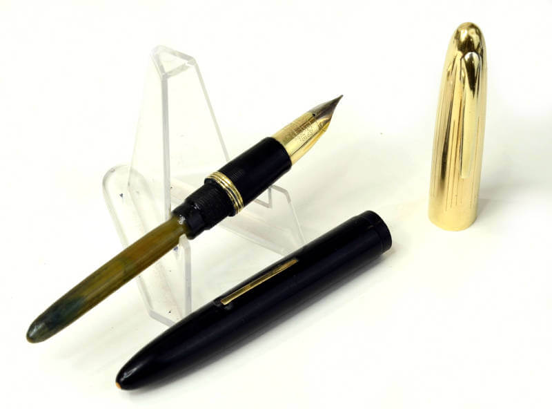 Sheaffer Crest Black Lacquer with Gold Trim Medium Point Fountain Pen Ballpoint 
