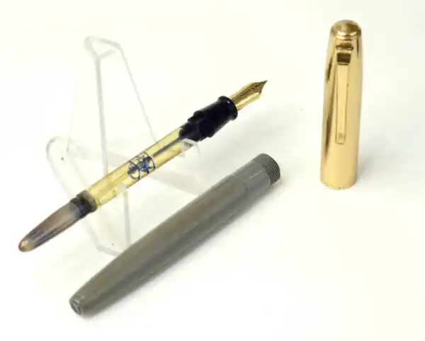 Vintage Sailor fountain pen  with 14K gold F nib - clean - Image 2