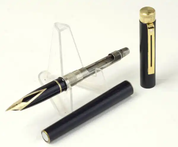 Vintage sheaffer targa 1003 matte black fountain pen with 14K gold Medium Nib  - clean - Image 2