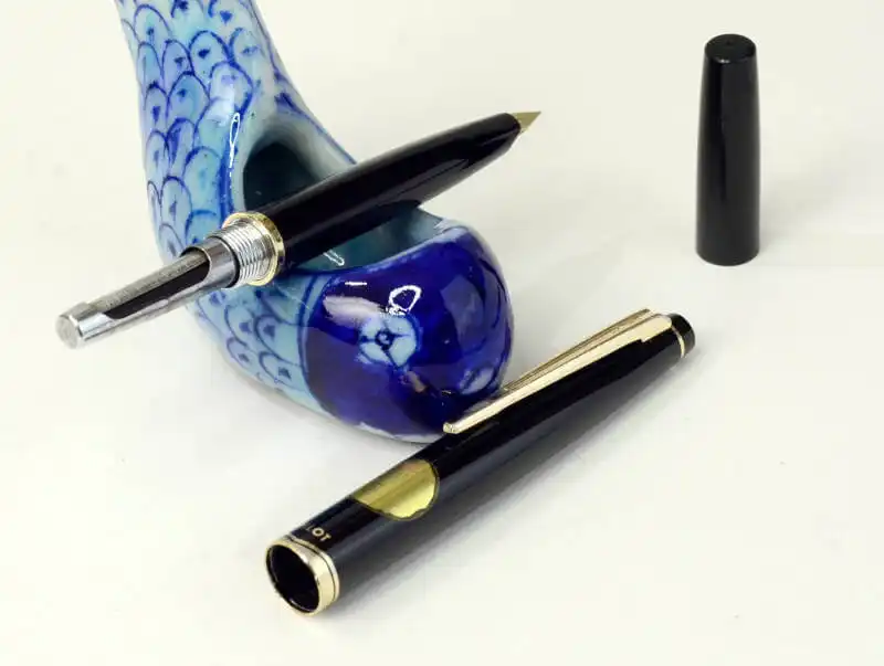 Buy Pilot elite pocket fountain pen with 14K solid gold F nib online