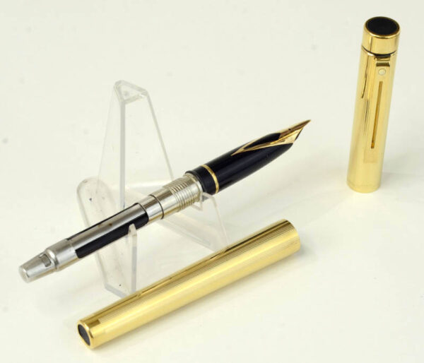 Vintage sheaffer targa 1005 fountain pen  with 14K solid gold Medium nib - Mint - Image 2