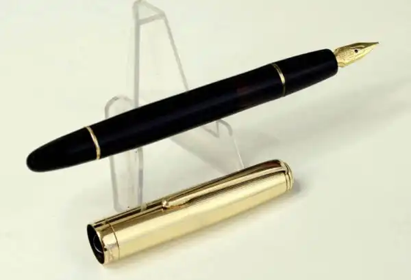 Vintage Montblanc masterpiece 642 piston filler fountain pen with 14K solid gold M nib - Used - Image 2