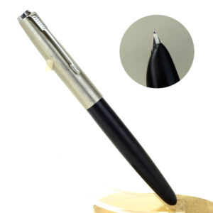 Vintage parker 21 fountain pen with steel medium nib - USA