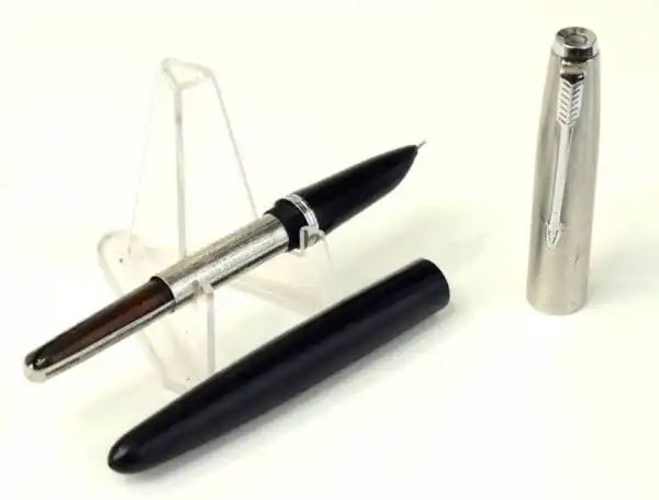 Vintage parker 21 fountain pen with steel medium nib - USA - Image 2