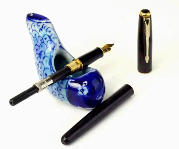 parker sonnet red marbled lacquer fountain pen with 18K solid gold M nib - Clean - Image 2