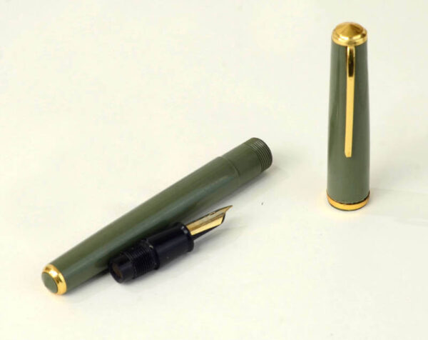 Pilot Vintage  Eyedropper pilot 4 pocket fountain pen -  gold plated  F nib - NOS - Image 2
