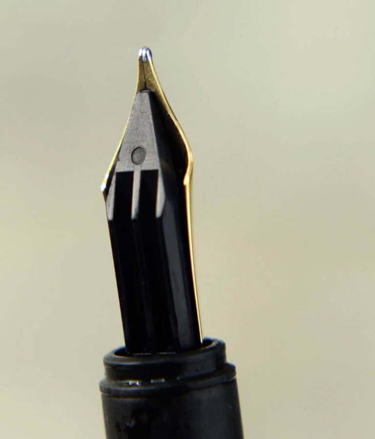 Buy dunhill gemline gold barrel fountain pen with 14K 585 M nib online