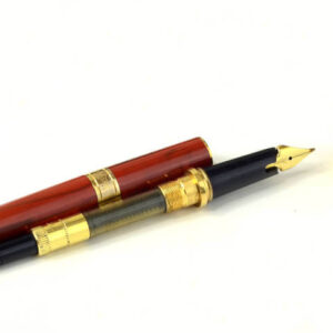 vintage-YVES-saint-laurent-red-marbled-barrel-fountain-pen