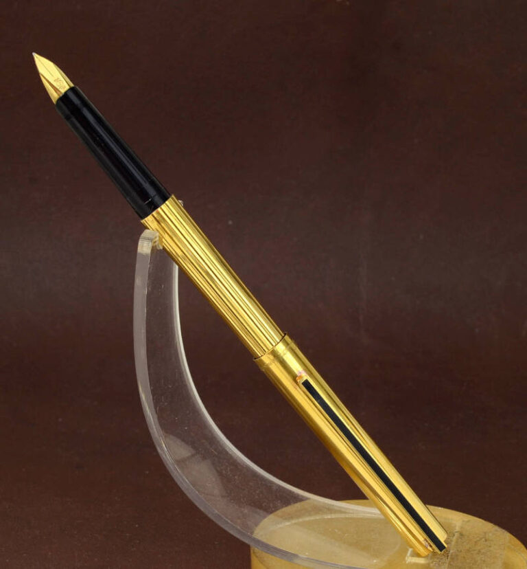 Buy ST dupont vermeil 925 gold barrel fountain pen with 18K gold M nib