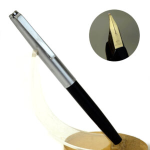 Vintage Montblanc 622 junior piston filler fountain pen with 14K solid gold M nib - Clean